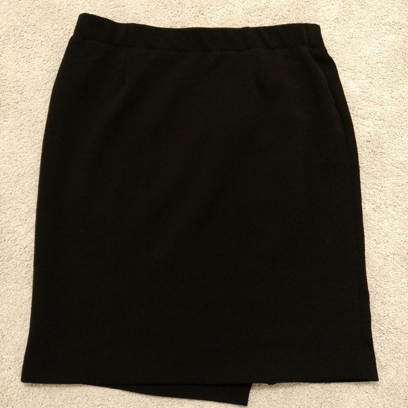 Black Skirt, Nine West size 8 Ladies - Picture 3 of 3